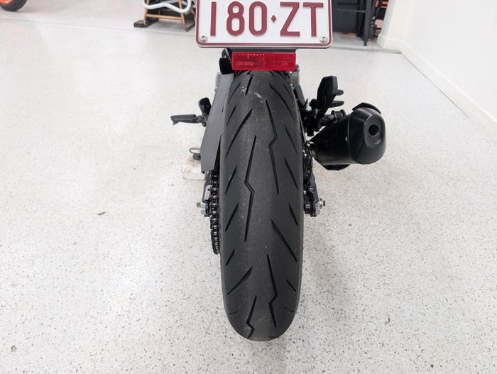 2022 HUSQVARNA SVARTPILEN 401 Black