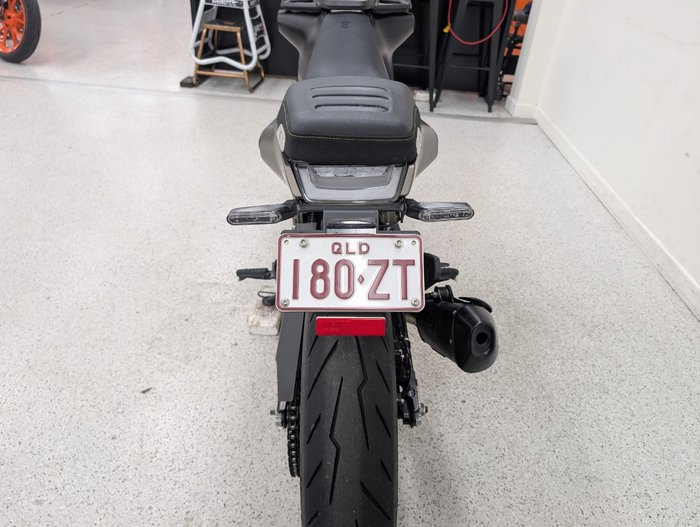 2022 HUSQVARNA SVARTPILEN 401 Black