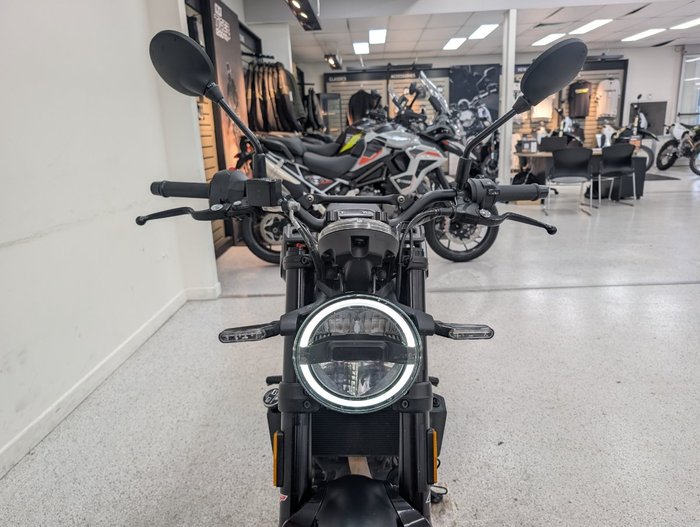 2022 HUSQVARNA SVARTPILEN 401 Black