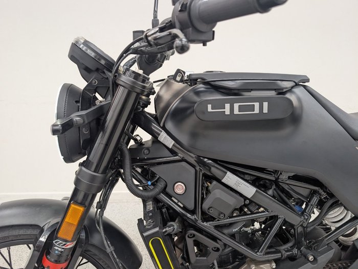 2022 HUSQVARNA SVARTPILEN 401 Black