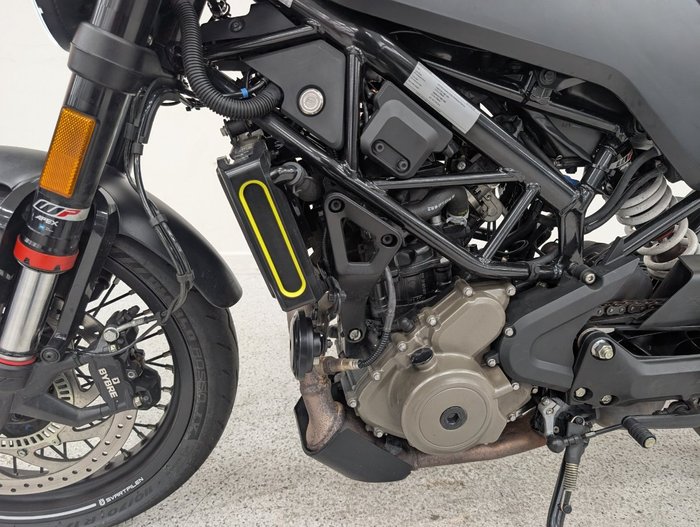 2022 HUSQVARNA SVARTPILEN 401 Black