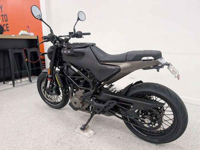 2022 HUSQVARNA SVARTPILEN 401 Black
