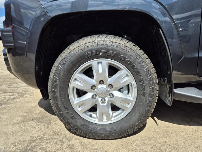 2025 Mitsubishi Triton GLX+