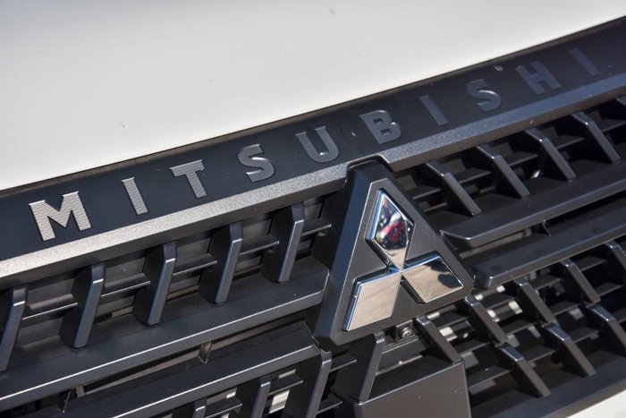 2025 Mitsubishi Triton GLX-R
