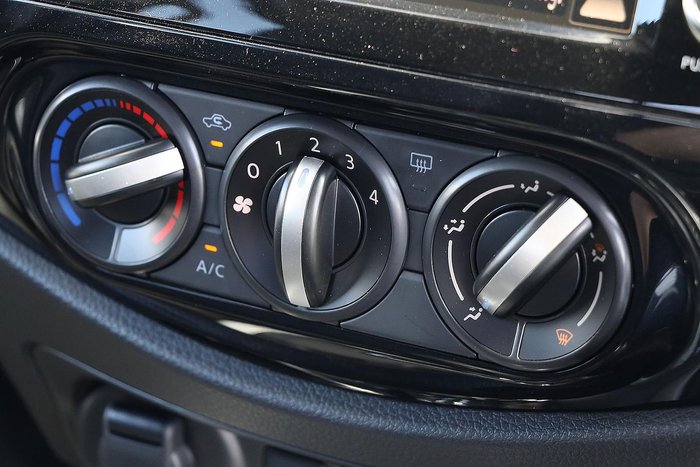 2025 Nissan Navara ST