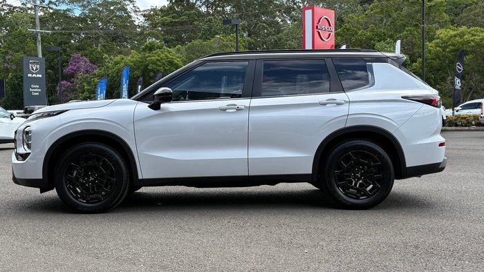 2025 Mitsubishi Outlander LS