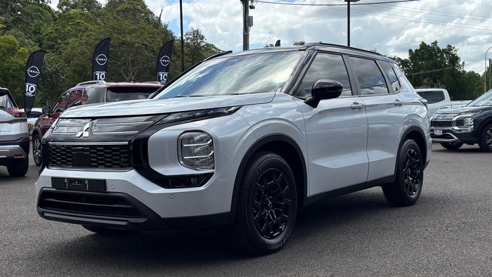 2025 Mitsubishi Outlander LS