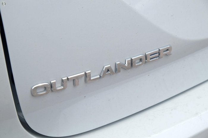 2025 Mitsubishi Outlander LS