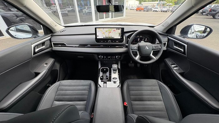 2025 Mitsubishi Outlander LS