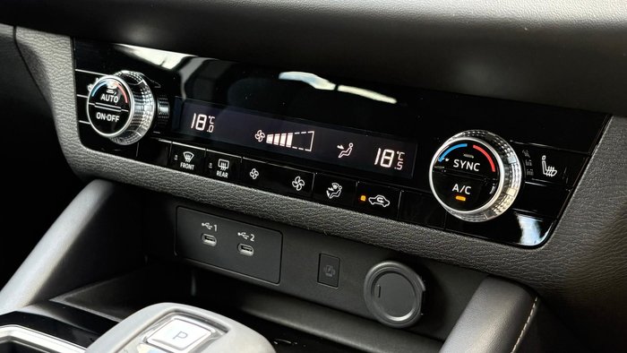 2025 Mitsubishi Outlander LS