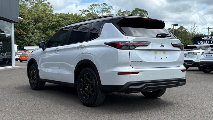 2025 Mitsubishi Outlander LS