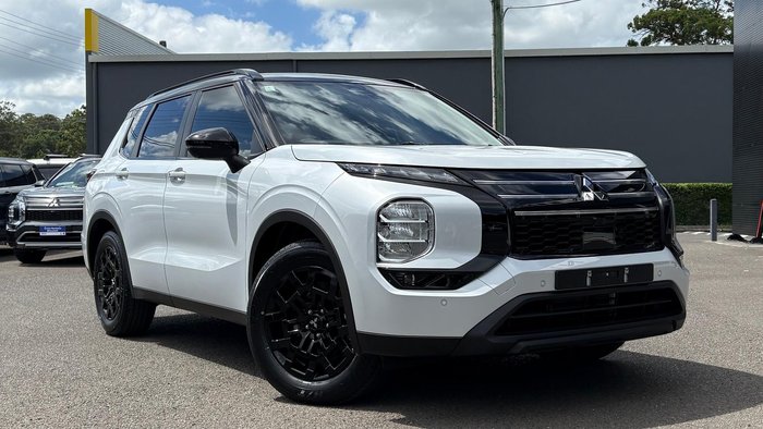 2025 Mitsubishi Outlander LS