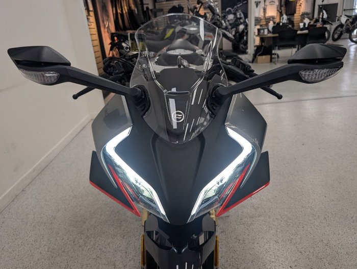 2025 CFMOTO 2025 Cf Moto 450CC 450 SR Black