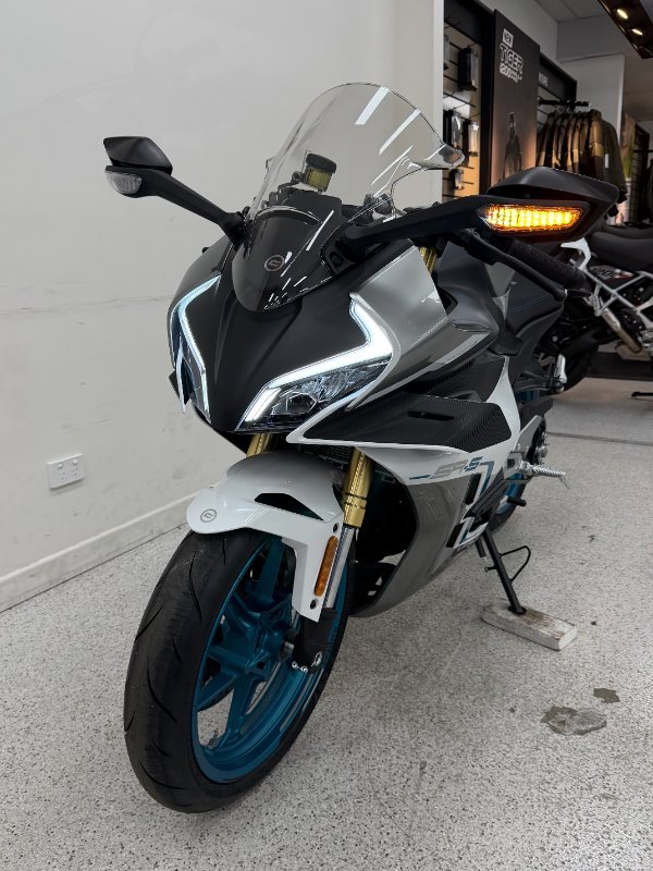 2026 CFMOTO 450 SR S White