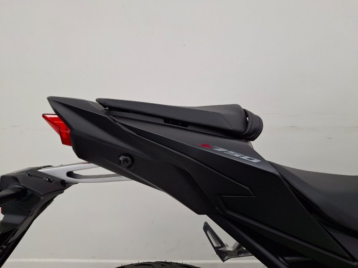 2025 Honda CB750 (HORNET) Black