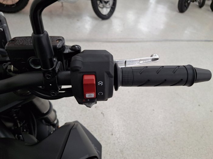 2025 Honda CB750 (HORNET) Black