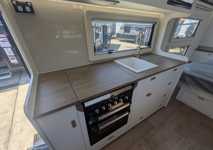 2026 JB Caravans Dirt Road Xtreme (22'6)