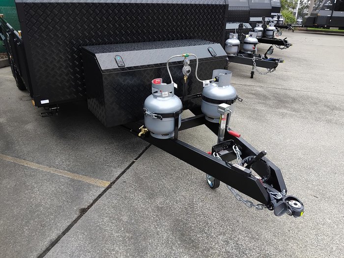 2025 Cadillac RV Poseidon Couples 20.6Ft With King Bed And Off-Road Pack