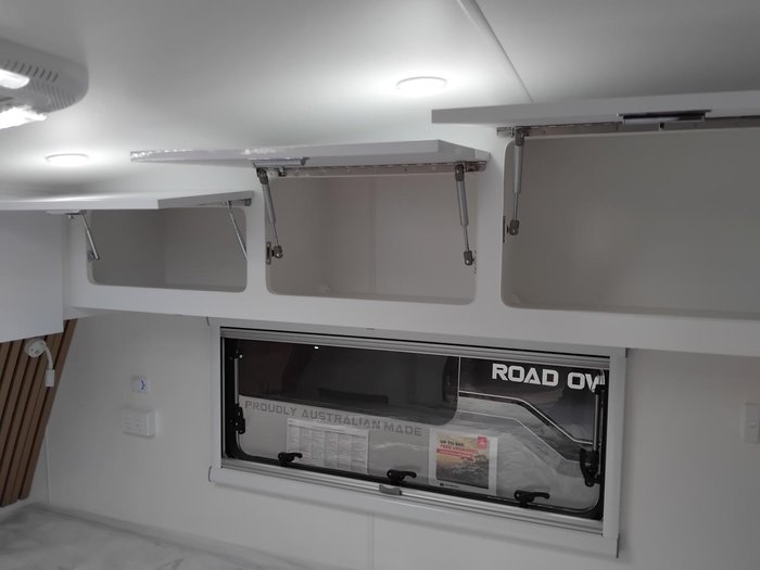 2025 Cadillac RV Poseidon Couples 20.6Ft With King Bed And Off-Road Pack