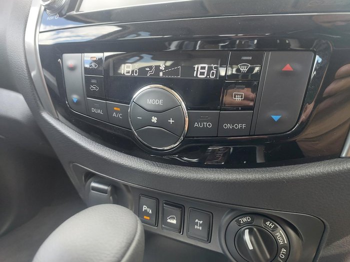 2025 Nissan Navara ST-X