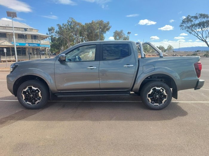 2025 Nissan Navara ST-X