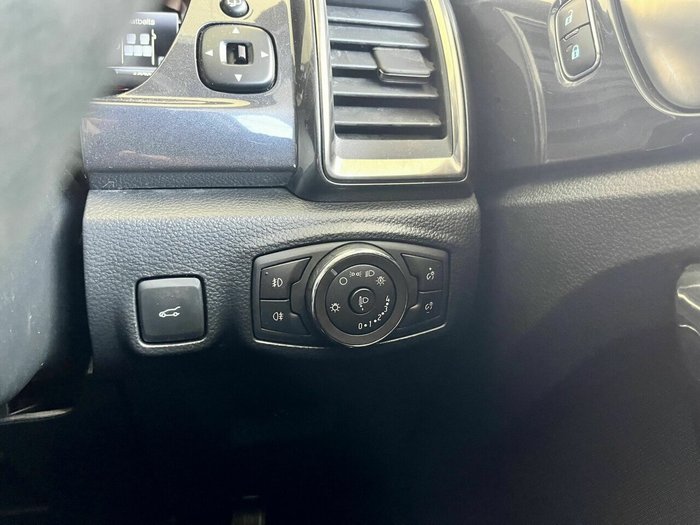 2020 Ford Everest Titanium