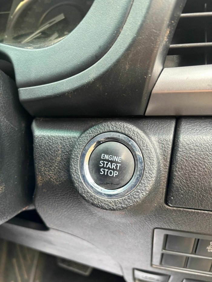 2021 Toyota Hilux SR5