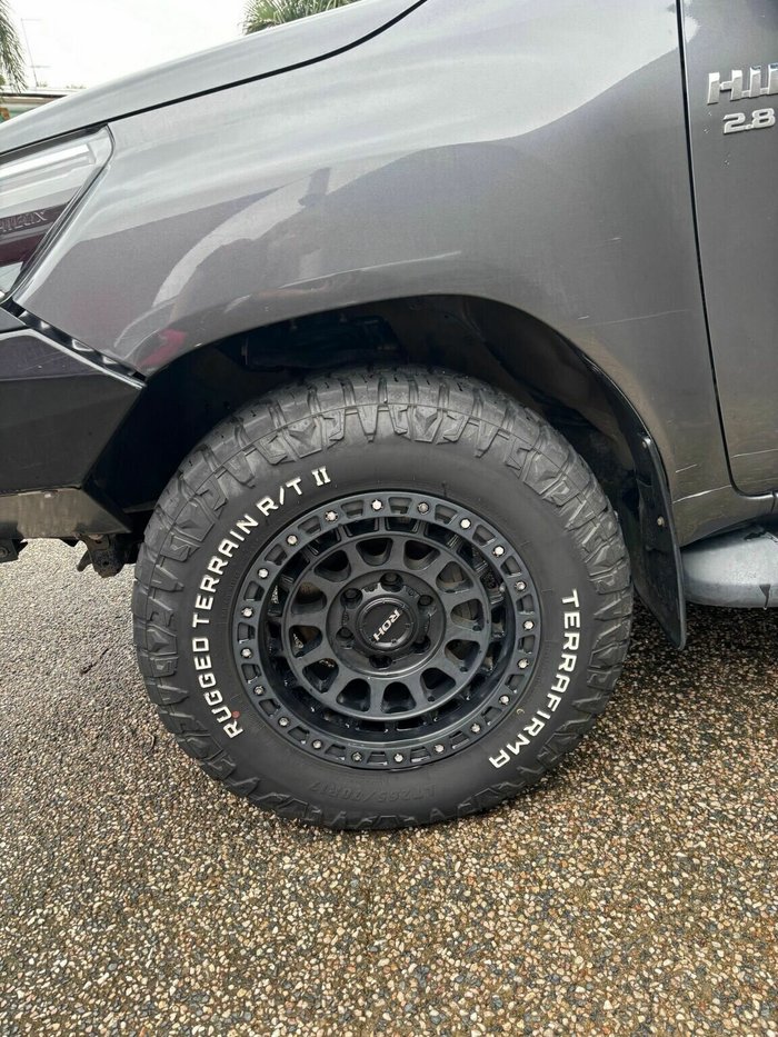 2021 Toyota Hilux SR5