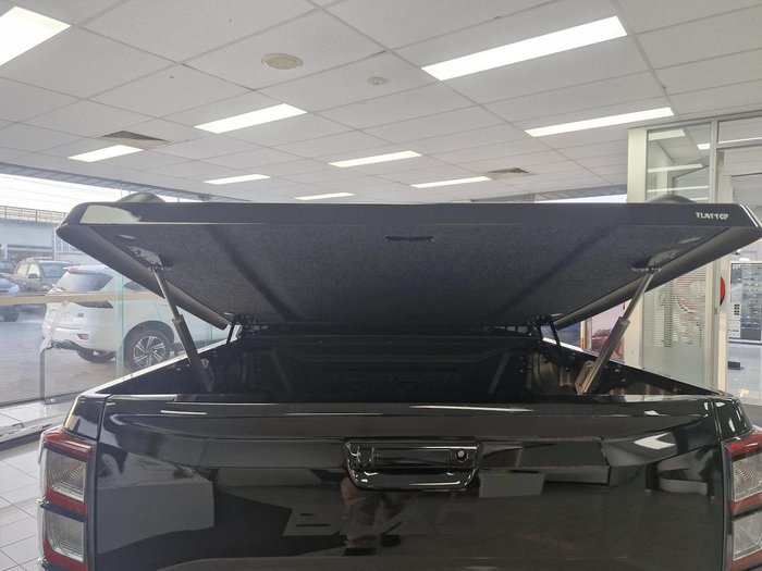 2025 Isuzu D-MAX BLADE