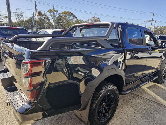 2025 Isuzu D-MAX BLADE