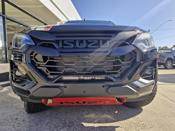 2025 Isuzu D-MAX BLADE