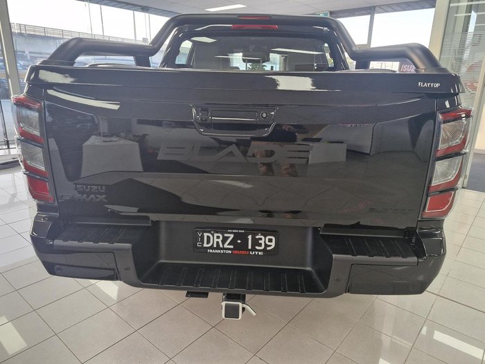 2025 Isuzu D-MAX BLADE