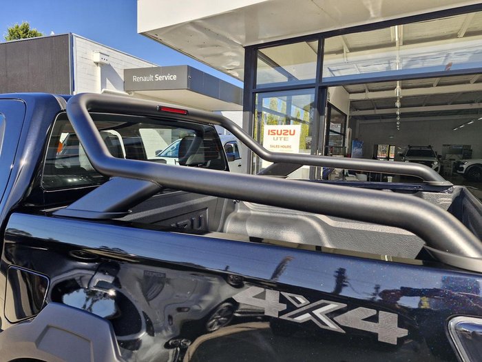 2025 Isuzu D-MAX BLADE