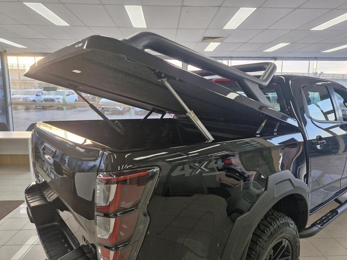 2025 Isuzu D-MAX BLADE