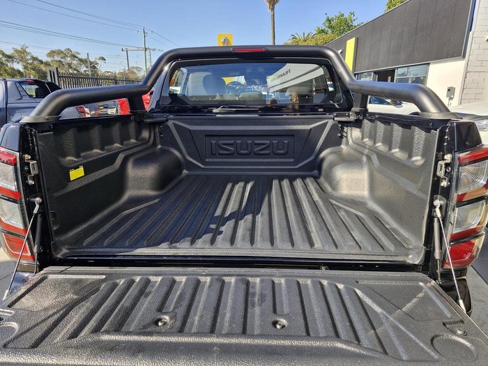 2025 Isuzu D-MAX BLADE