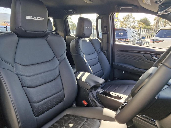 2025 Isuzu D-MAX BLADE