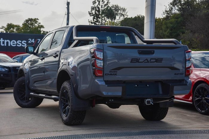 2025 Isuzu D-MAX BLADE