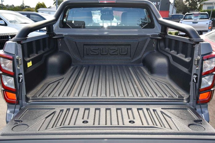 2025 Isuzu D-MAX BLADE