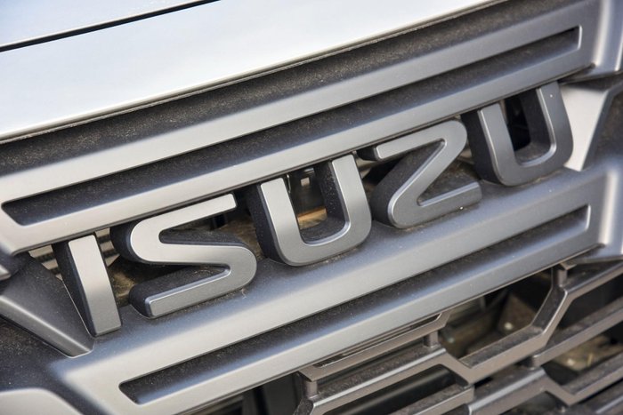 2025 Isuzu D-MAX BLADE