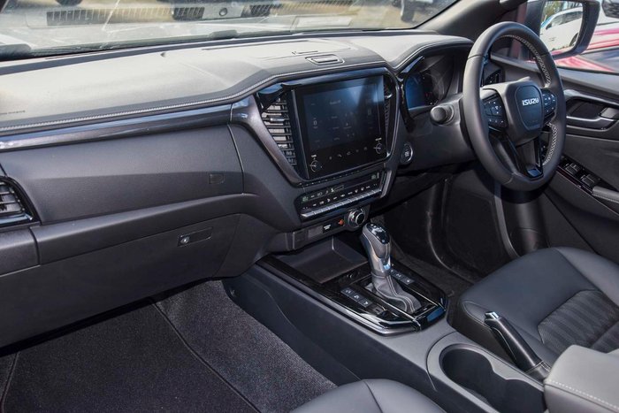 2025 Isuzu D-MAX BLADE