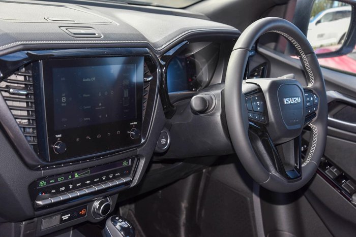 2025 Isuzu D-MAX BLADE