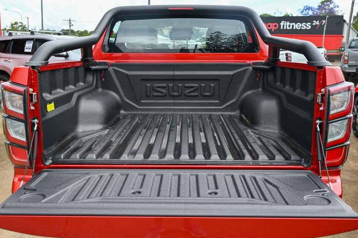2025 Isuzu D-MAX BLADE