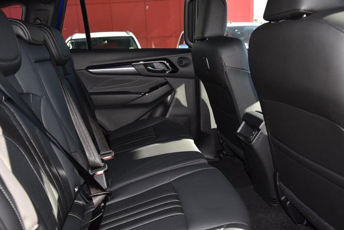 2025 Isuzu MU-X LS-T