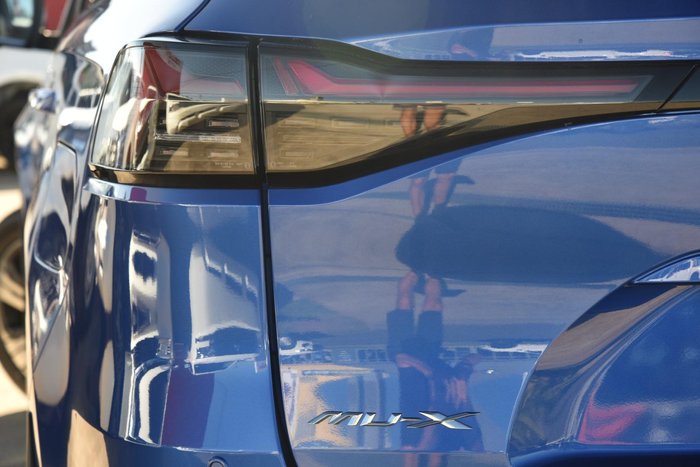 2025 Isuzu MU-X LS-T