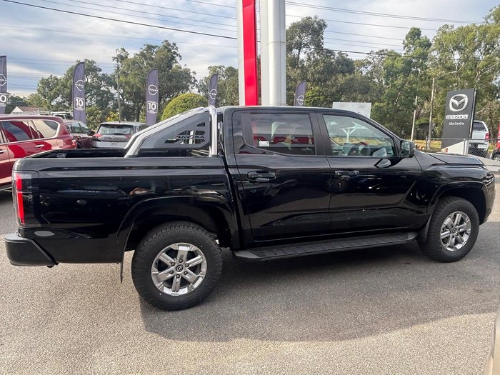 2026 Nissan Navara ST D27 MY26 4X4 Dual Range Midnight Black