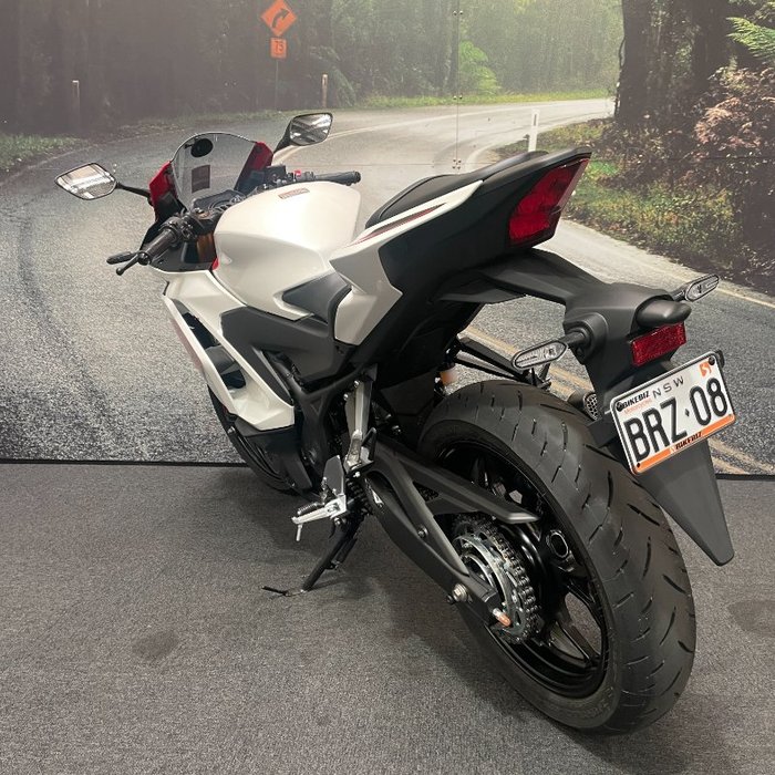2026 Yamaha YZF-R3 White