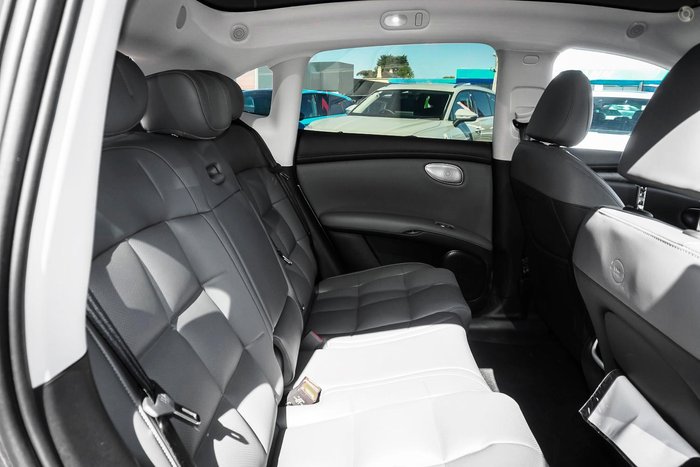 2025 MG IM6 Performance