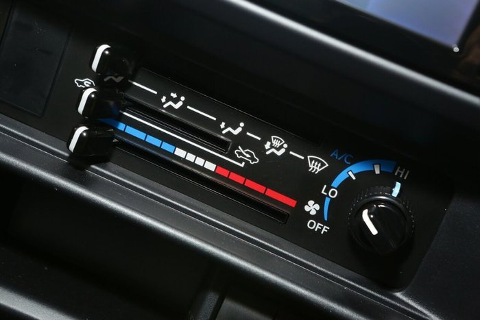 2025 Toyota Landcruiser GXL