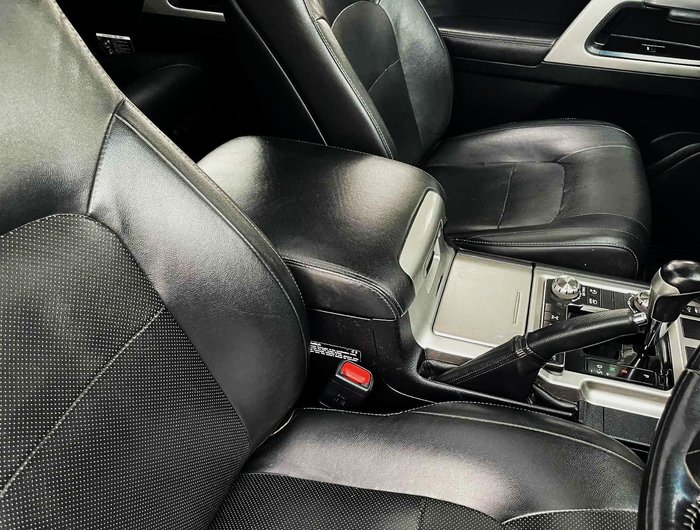 2020 Toyota Landcruiser VX