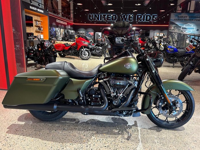 2022 Harley-Davidson Road King Special 114 (FLHRXS) Touring Green